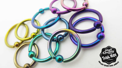 Overlapping titanium captive bead rings in assorted anodized colours