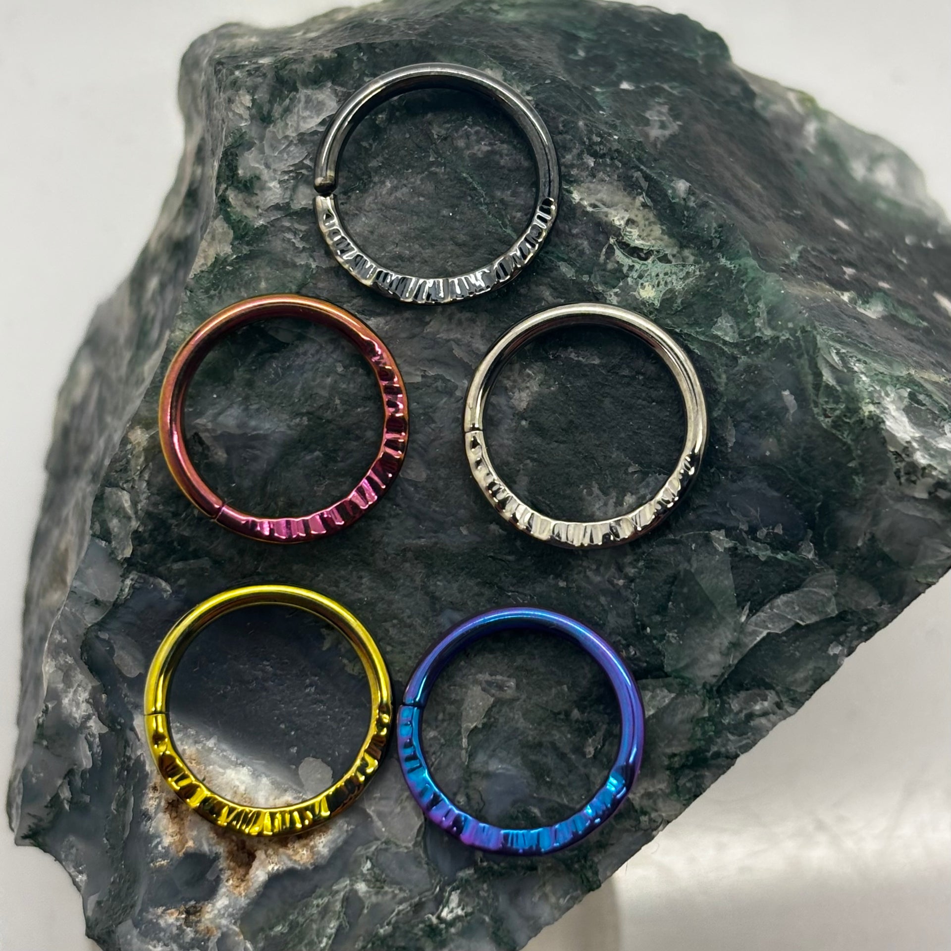 *NEW * Niobium seam ring with texture * Size 16g 3/8 *