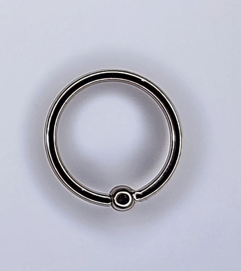 White gold fixed-bead seam ring