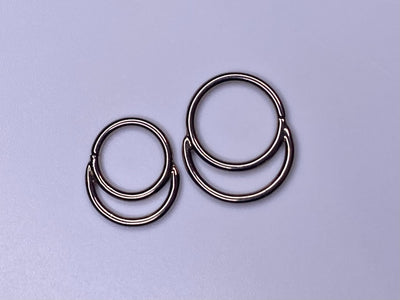 Two white gold stacked seam rings